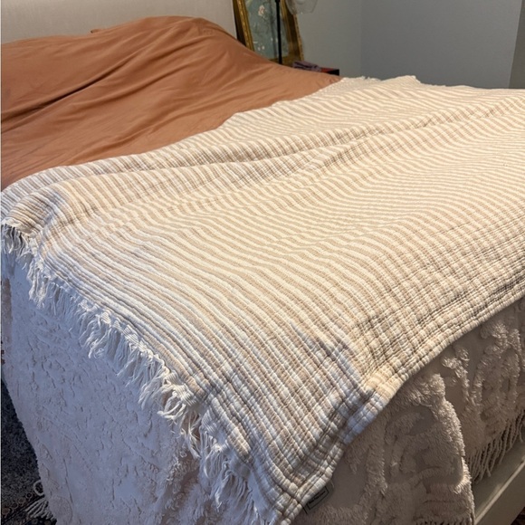 Texteis Penedo Other - Texteis Penedo Cotton Tan Cream Striped Throw Blanket